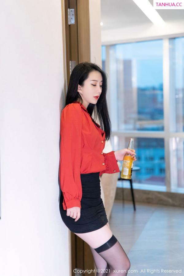 苏小曼  [XiuRen]高清写真图 2021.11.23 No.4253 苏小曼babyface第2张图片